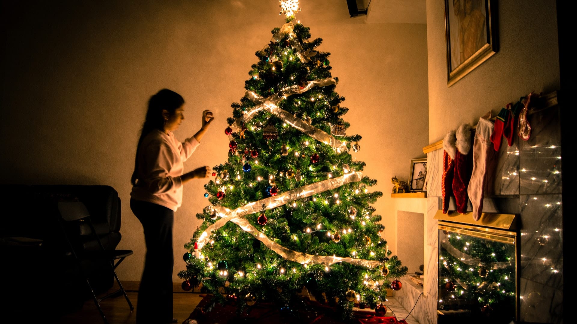 Holiday Lighting Safety Tips Holiday-Lighting-Safety